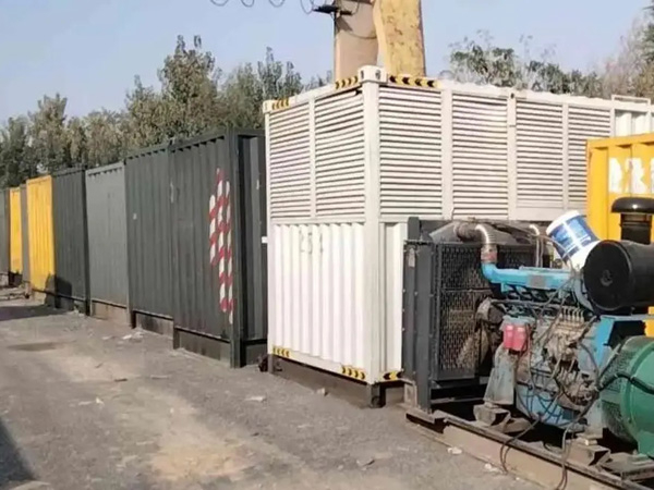 东安200KW柴油发电机机组每小时油耗是多少?